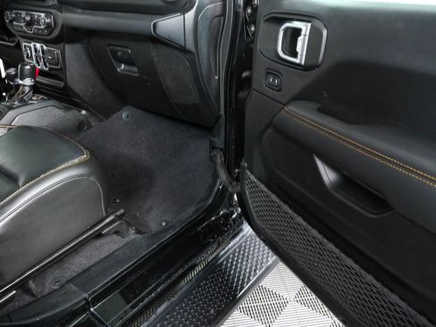 Used 2021 Jeep Wrangler Unlimited Sahara image 22