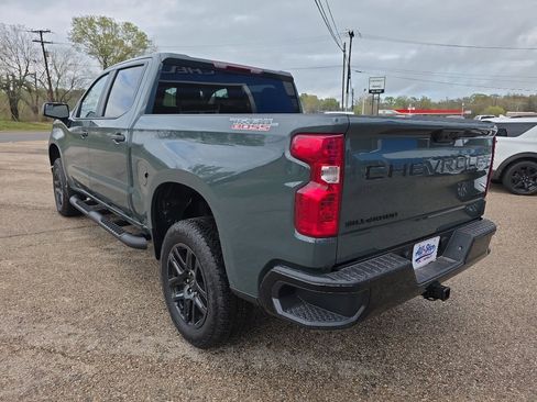 New 2026 Chevrolet Silverado 1500 Custom Trail Boss w/ LPO, Dark Essentials Package AWD/4WD image 7