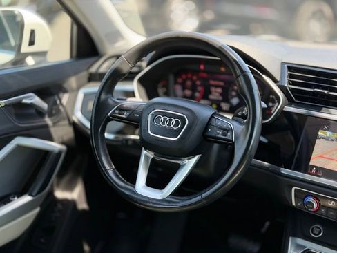 Used 2022 Audi Q3 2.0T Premium Plus w/ Premium Plus Package AWD/4WD image 12