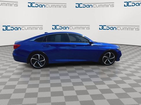 Used 2018 Honda Accord Sport image 9