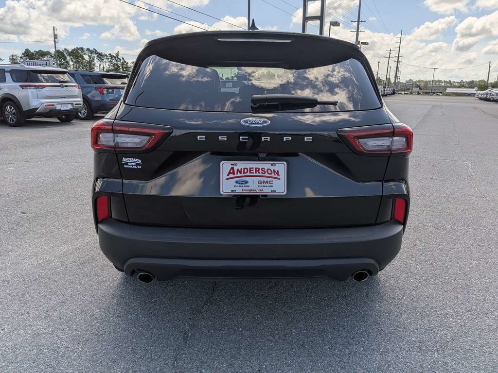Used 2025 Ford Escape ST-Line FWD image 5