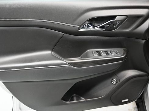 Used 2019 GMC Acadia SLT image 26