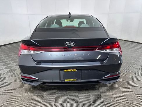 Used 2023 Hyundai Elantra SEL w/ Convenience Package image 4