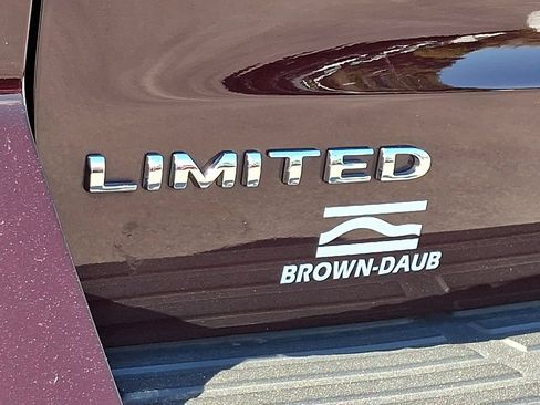 Used 2024 Ford Expedition Limited AWD/4WD image 5