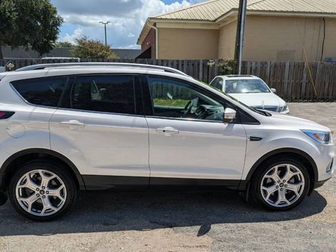 Used 2017 Ford Escape Titanium w/ Equipment Group 301A FWD image 2