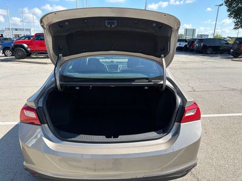 Used 2023 Chevrolet Malibu LT FWD image 12