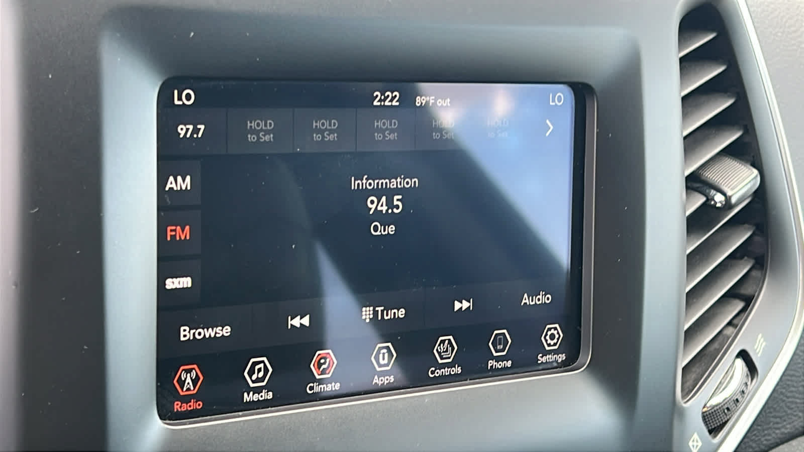 Used 2020 Jeep Cherokee Latitude Plus AWD/4WD image 15