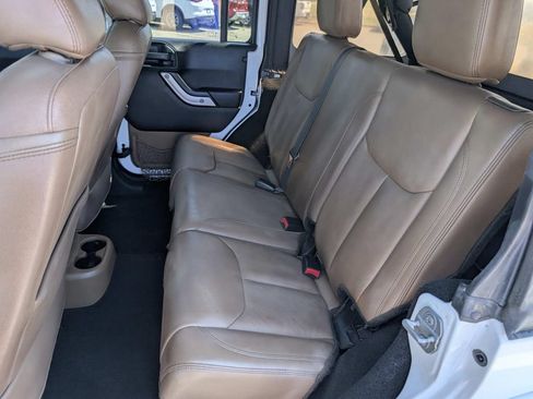 Used 2017 Jeep Wrangler Unlimited Sahara w/ Dual Top Group AWD/4WD image 15