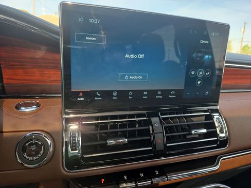 Used 2024 Lincoln Navigator Reserve image 19