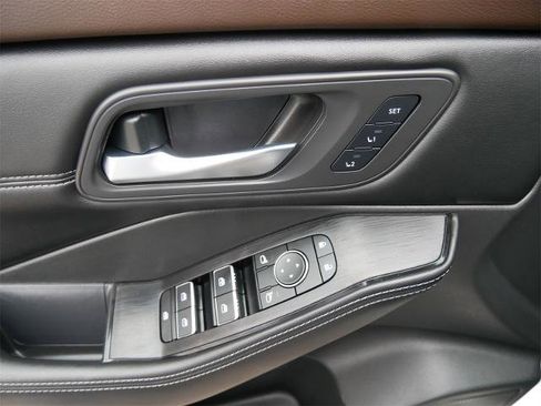 Certified 2023 Nissan Rogue SL w/ SL Premium Package image 15