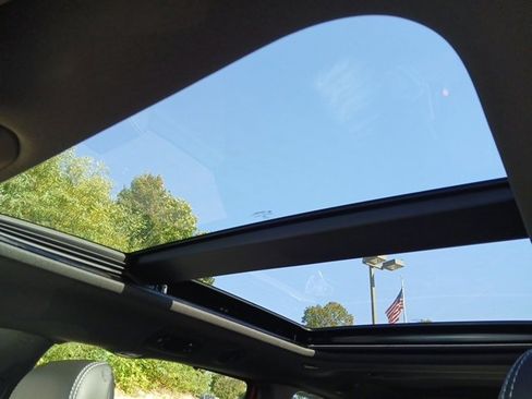 New 2026 Chrysler Pacifica Select image 18