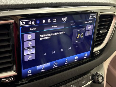 Used 2023 Chrysler Pacifica Touring-L FWD image 43
