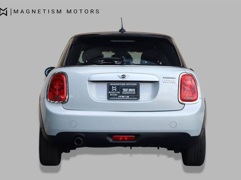 Used 2015 MINI Cooper 4-Door Hardtop FWD image 8