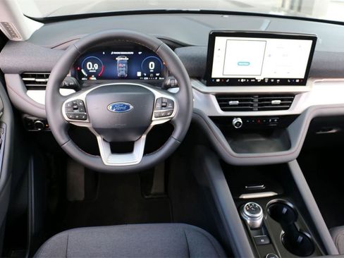 New 2025 Ford Explorer Active image 21