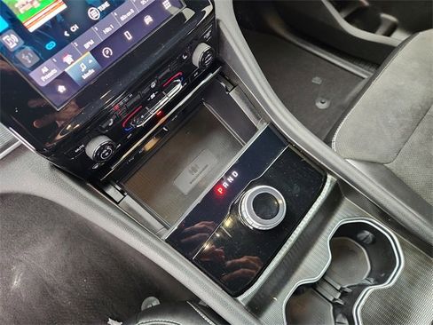 Used 2024 Jeep Grand Cherokee Altitude image 19