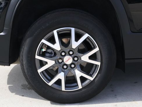 Used 2023 GMC Acadia SLE w/ Driver Convenience Package image 10