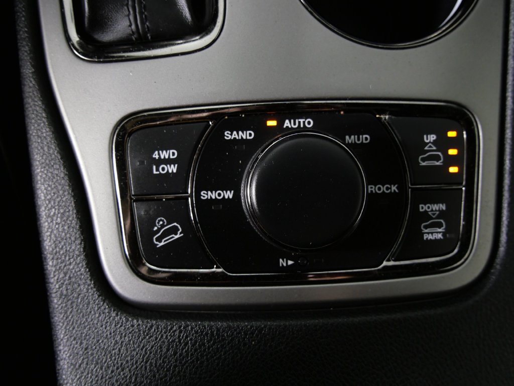 Used 2020 Jeep Grand Cherokee High Altitude AWD/4WD image 25