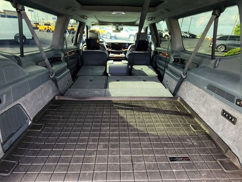 Used 2024 Jeep Grand Wagoneer L Series III w/ Rear Seat Video Group 1 image 11