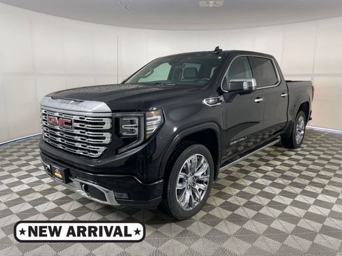 Used 2023 GMC Sierra 1500 Denali w/ Denali Reserve Package AWD/4WD image 1