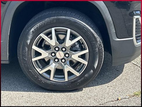 Used 2022 GMC Acadia SLE w/ Driver Convenience Package FWD image 9