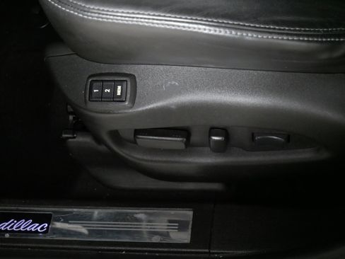 Used 2013 Cadillac SRX Luxury image 20