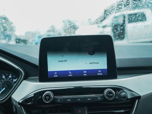 Used 2022 Ford Escape SE image 9