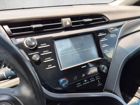 Used 2020 Toyota Camry SE w/ Blackout Package FWD image 14