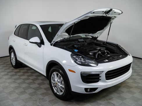 Used 2015 Porsche Cayenne S image 34