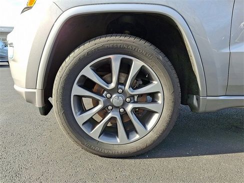 Used 2017 Jeep Grand Cherokee Overland image 8