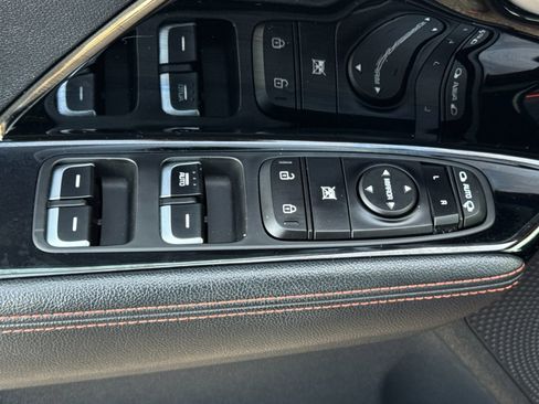 Used 2020 Kia Niro Touring image 12