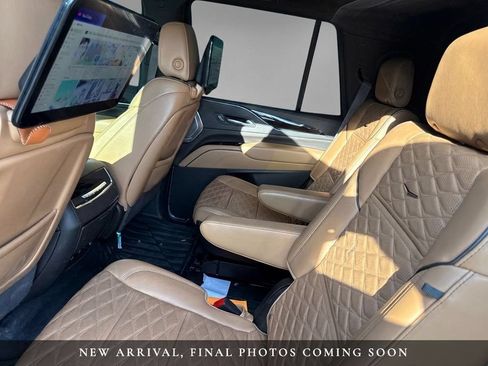Used 2024 Cadillac Escalade Sport w/ LPO, ONYX Package AWD/4WD image 9