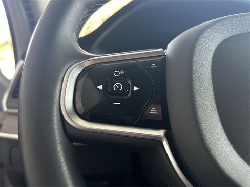 Used 2023 Volvo XC90 B6 Ultimate w/ Protection Package Premier image 18