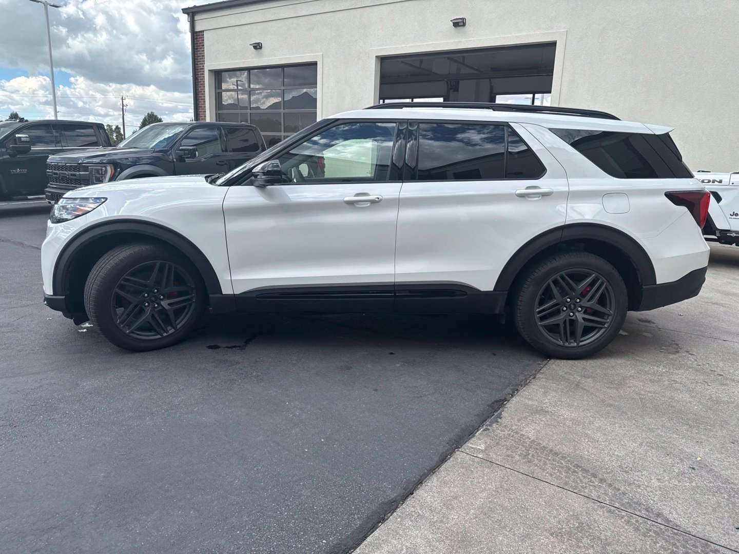 Used 2026 Ford Explorer ST w/ Sun And Sound Package AWD/4WD image 5