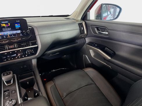 Used 2023 Nissan Pathfinder Platinum AWD/4WD image 26