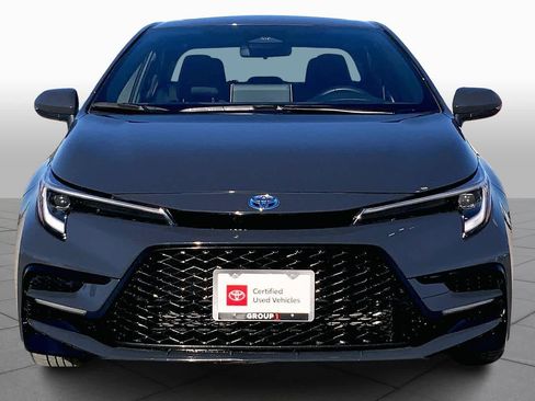 Used 2025 Toyota Corolla SE image 3