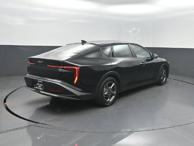 Used 2025 Kia K4 FWD image 31