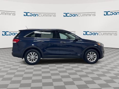 Used 2017 Kia Sorento AWD image 9