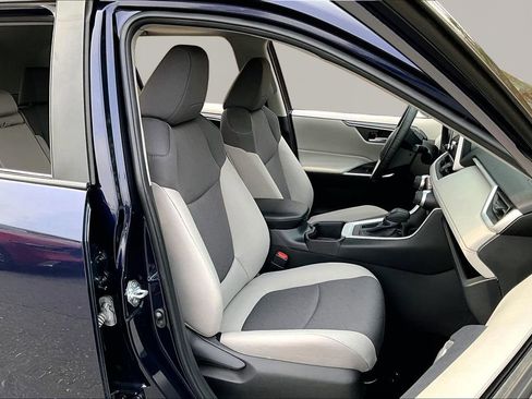 Used 2025 Toyota RAV4 XLE w/ Convenience Package image 22