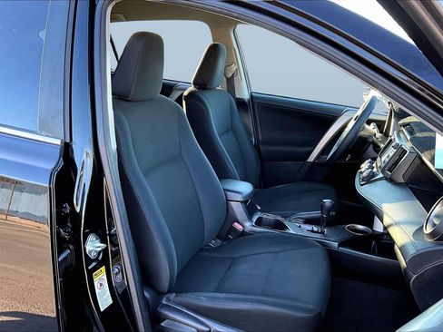 Used 2014 Toyota RAV4 LE image 7