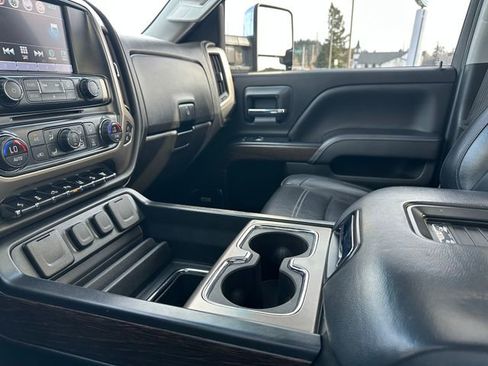 Used 2019 GMC Sierra 3500 Denali w/ Duramax Plus Package image 25
