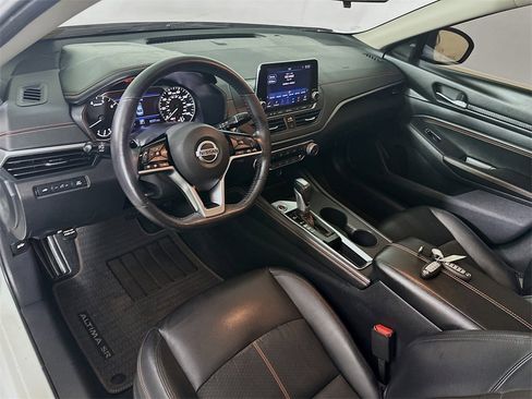 Used 2019 Nissan Altima 2.5 SR w/ SR Premium Package image 29
