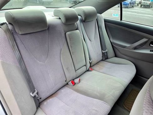 Used 2011 Toyota Camry LE image 32