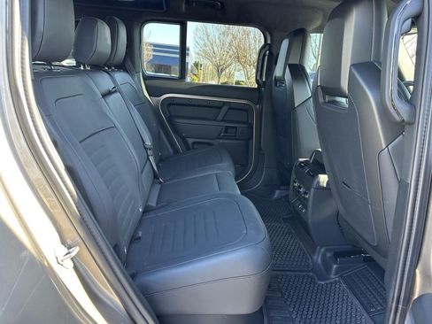 Used 2025 Land Rover Defender 110 AWD/4WD image 19