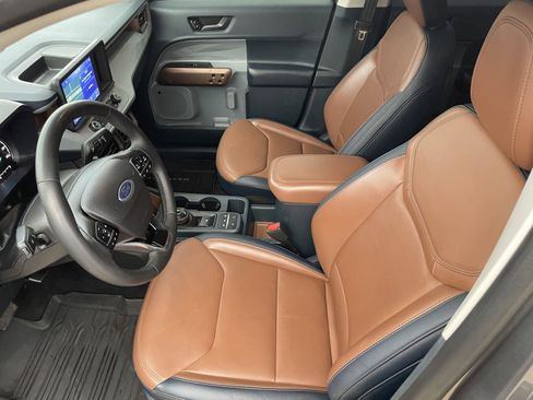 Used 2023 Ford Maverick Lariat w/ Lariat Luxury Package image 11