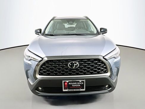 Used 2025 Toyota Corolla Cross XLE image 2