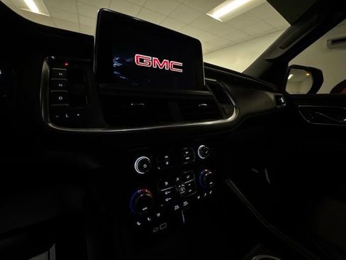 Used 2024 GMC Yukon AT4 w/ Technology Package AWD/4WD image 22