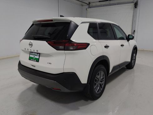 Used 2023 Nissan Rogue S AWD/4WD image 9