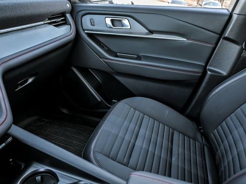 Used 2025 Ford Explorer ST-Line image 26