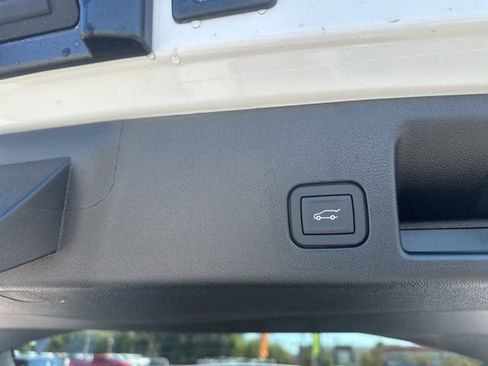 New 2026 Chevrolet Equinox EV LT image 30