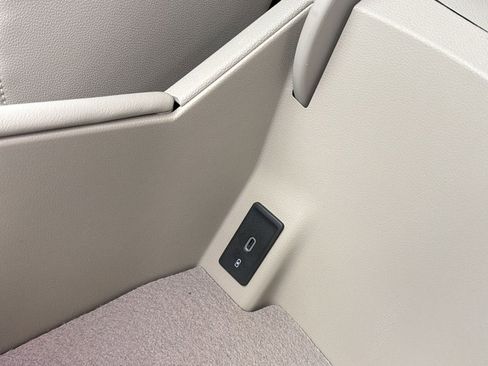 New 2026 Volkswagen Atlas SE image 31